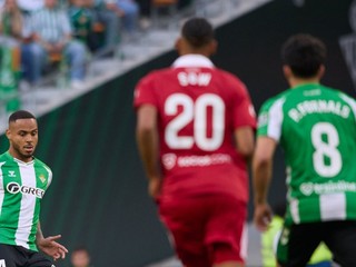 Momentka zo zápasu Betis - Sevilla.