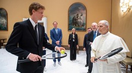 Jannik Sinner a pápež Lev XIV.