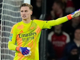 Brankár Arsenalu Jack Porter v zápase proti Boltonu.