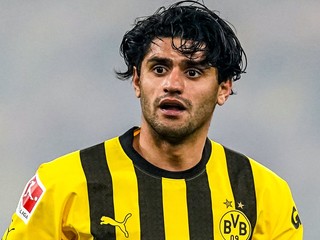 Nemecký futbalista Mahmoud Dahoud v drese Dortmundu.