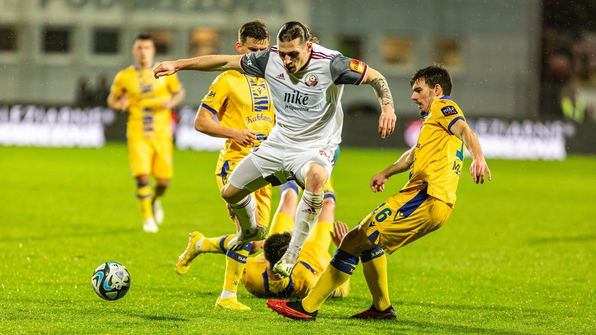 Diskusia Serie A Peter Kováčik prestúpil z Podbrezovej do Como 1907