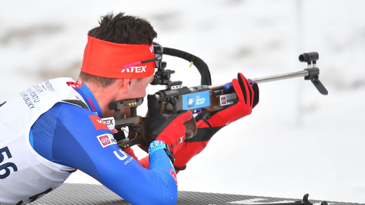 Slovenský biatlonista Tomáš Sklenárik.