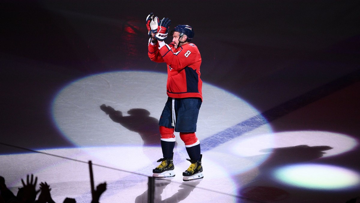 Na archívnej snímke z 12. apríla 2026 vo Washingtone ľavé krídlo Washingtonu Capitals Alexander Ovečkin.
