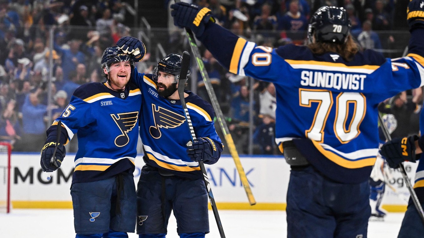 Radosť hráčov St. Louis Blues. 