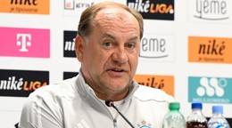 Na snímke je tréner ŠK Slovan Bratislava Vladimír Weiss st.