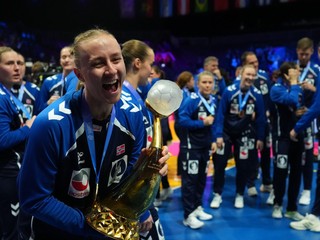 Hádzanárky Nórska oslavujú titul na MS 2025.