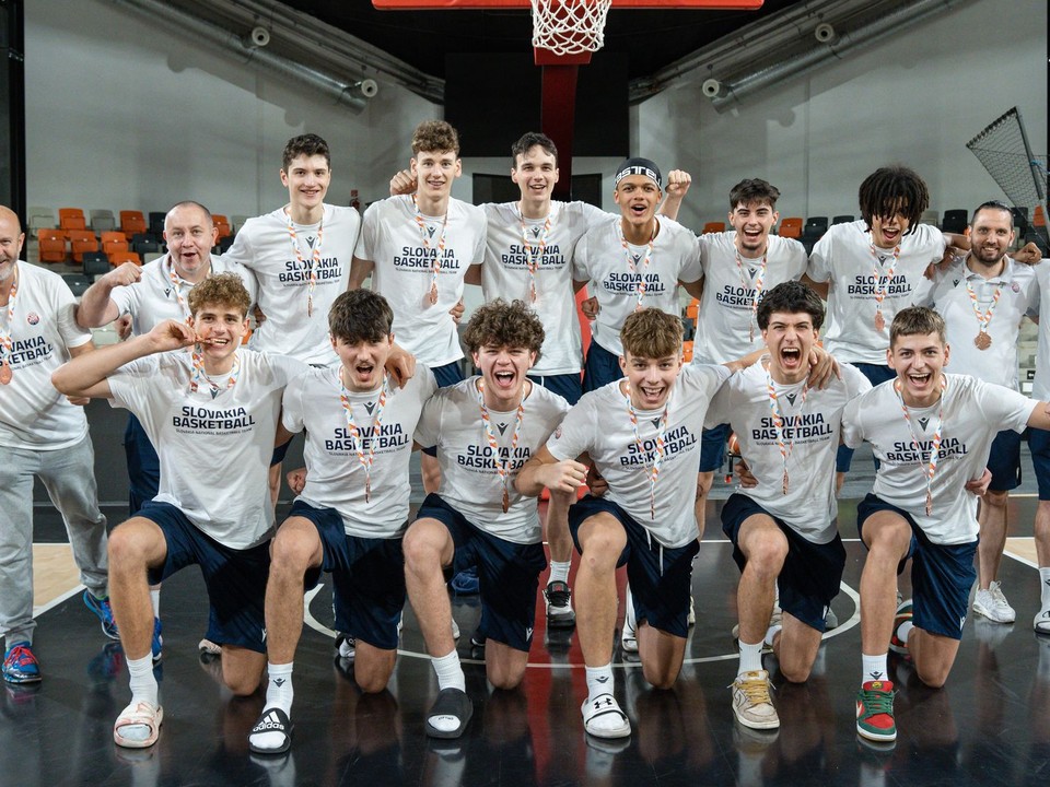 Slovenskí basketbalisti do 18 rokov