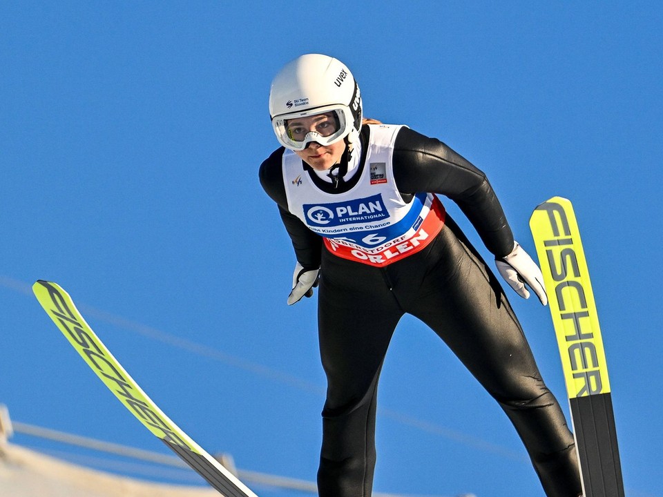 Slovenská reprezentantka v skokoch na lyžiach Kira Mária Kapustíková. 