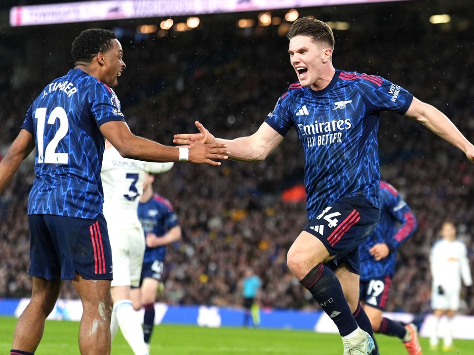 Hráči Arsenalu oslavujú gól