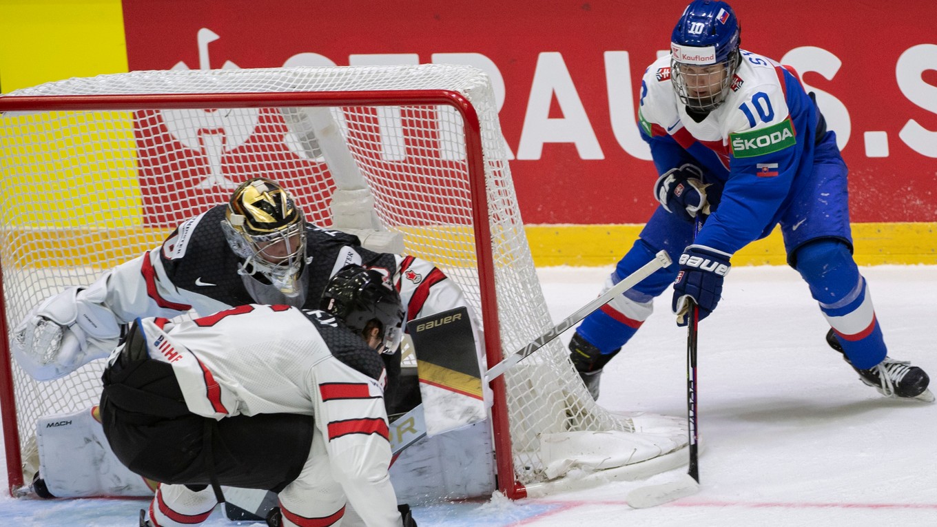 Adam Sýkora v zápase Slovensko - Kanada na MS 2022 v hokeji.