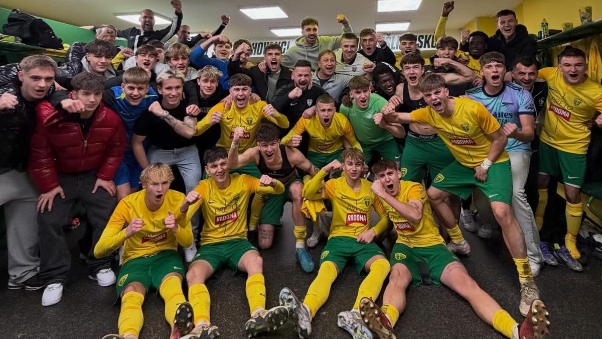 Radosť hráčov Žiliny po postupe cez Crvenu zvezdu Belehrad v mládežníckej Lige majstrov.