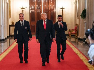 Donald Trump a Lionel Messi. 