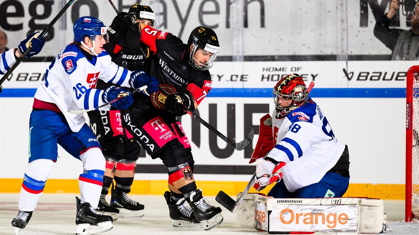 Slovenskí hokejisti podľahli Nemecku 1:3. 