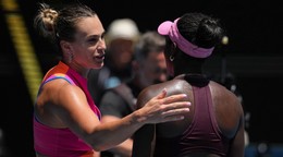 Aryna Sabalenka a Victoria Mboková