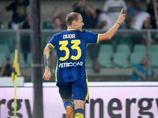 Ondrej Duda sa teší z gólu v drese Hellas Verona.