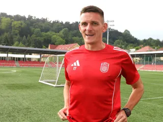 Na snímke hráč MFK Dukla Banská Bystrica Róbert Polievka počas prvého tréningu.