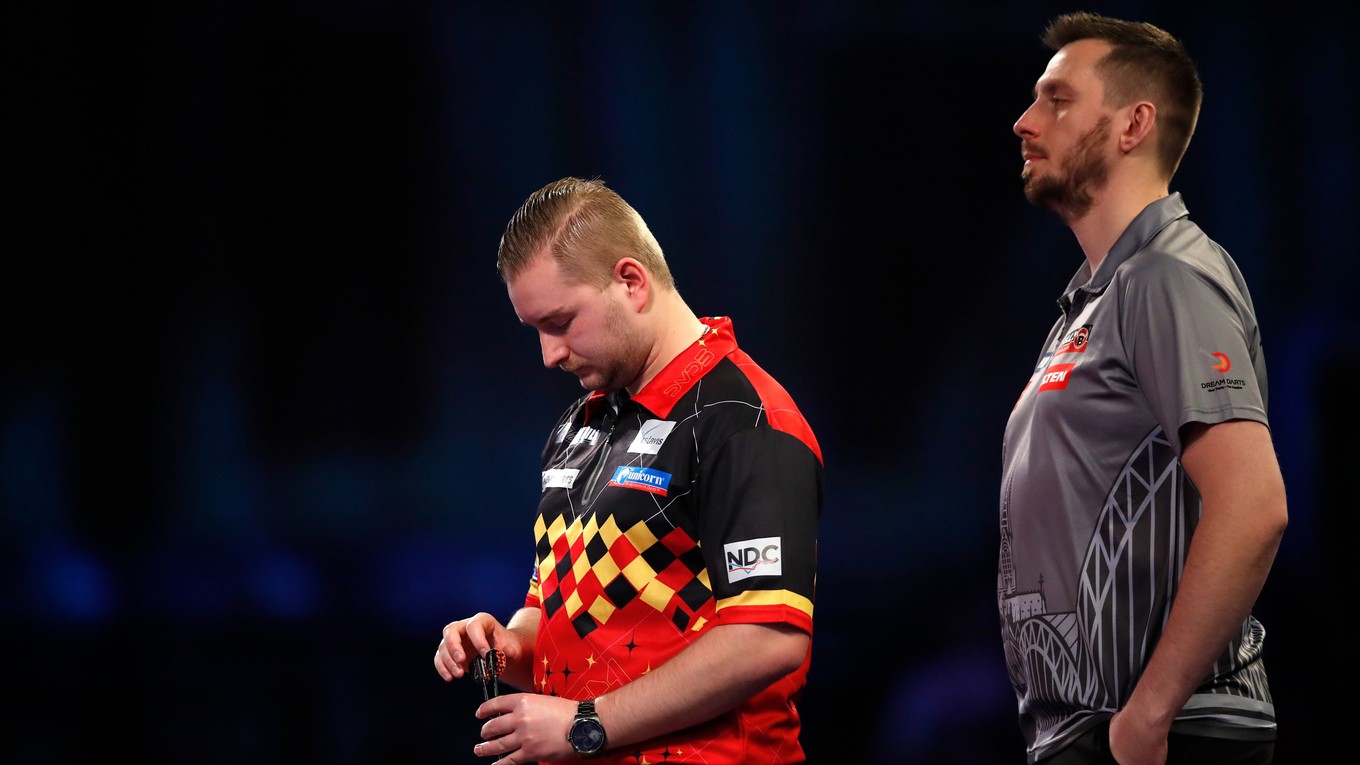 Belgičan Dimitri Van den Bergh a jeho nemecký súper Florian Hempel.