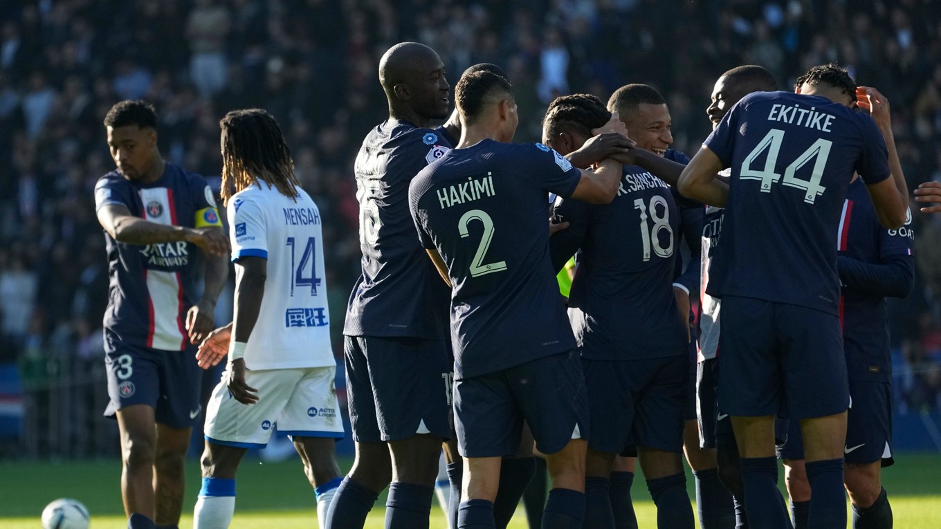 Radosť futbalistov Paríž St. Germain.