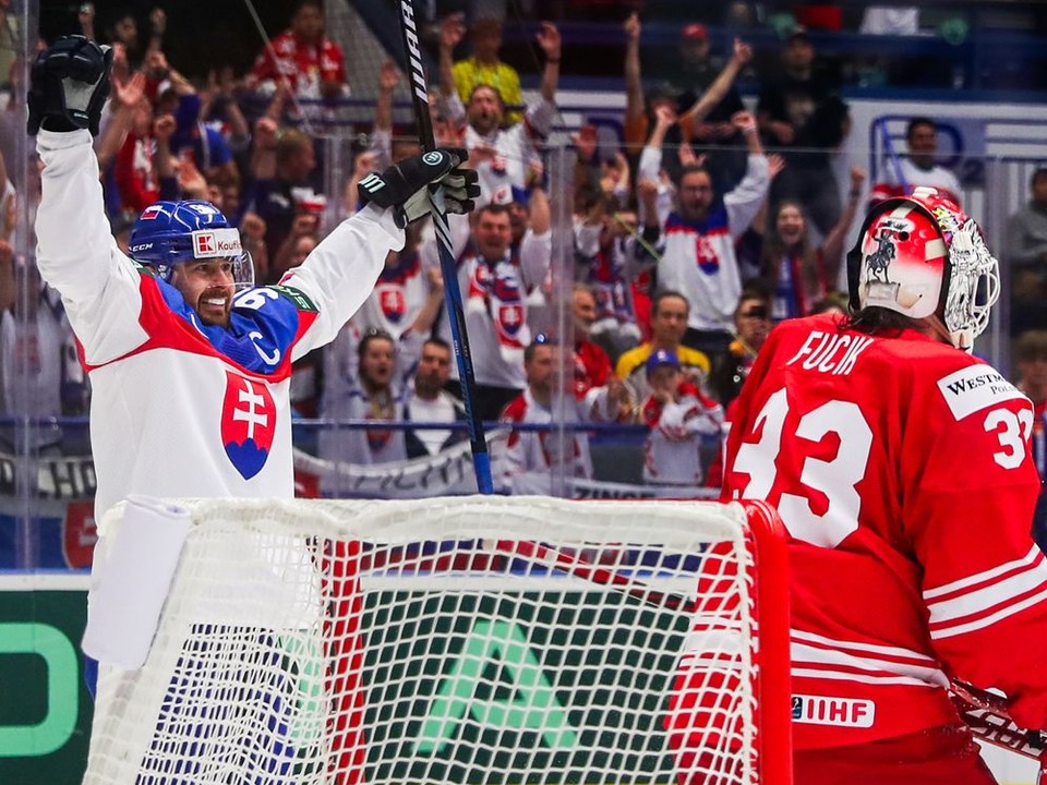 Tomáš Tatar sa teší po strelenom góle v zápase Slovensko - Poľsko v skupine B na MS v hokeji 2024.