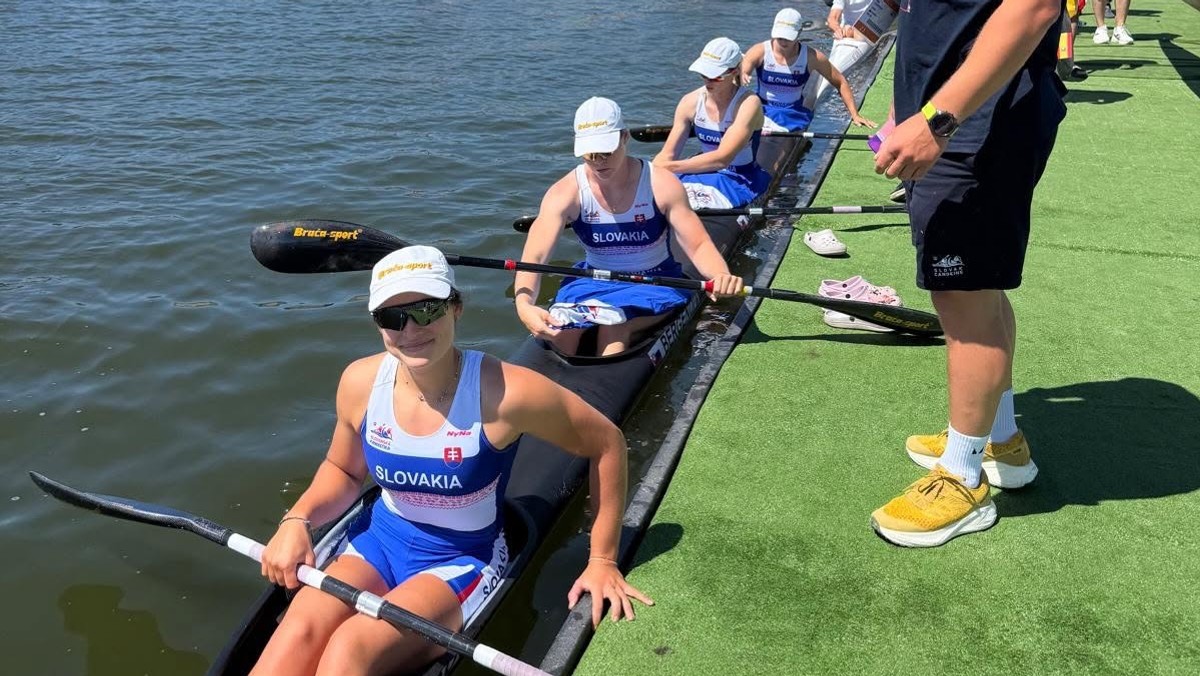 Slovenský ženský štvorkajak - Réka Bugár, Bianka Sidová, Sofia Bergendi a Hana Gavorová.