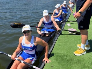 Slovenský ženský štvorkajak - Réka Bugár, Bianka Sidová, Sofia Bergendi a Hana Gavorová.