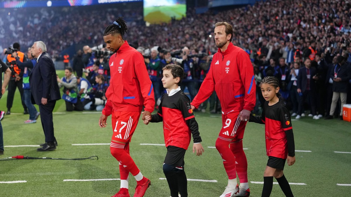 Michael Olise a Harry Kane.