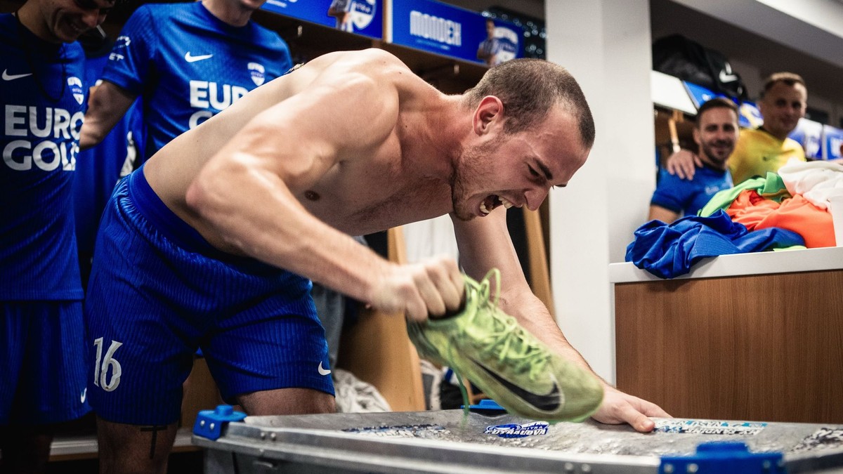 Po víťazných zápasoch ide nováčik FC Nitra v kabíne za zatvorenými dverami bomby.