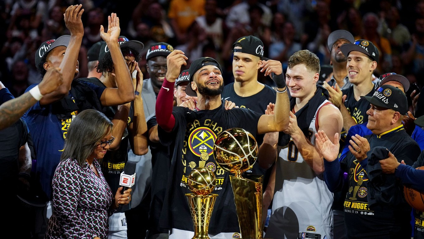 Denver Nuggets oslavujú titul v NBA.