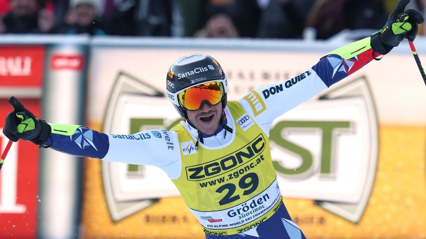 Český lyžiar Jan Zabystřan po víťazstve v super-G vo Val Gardene.
