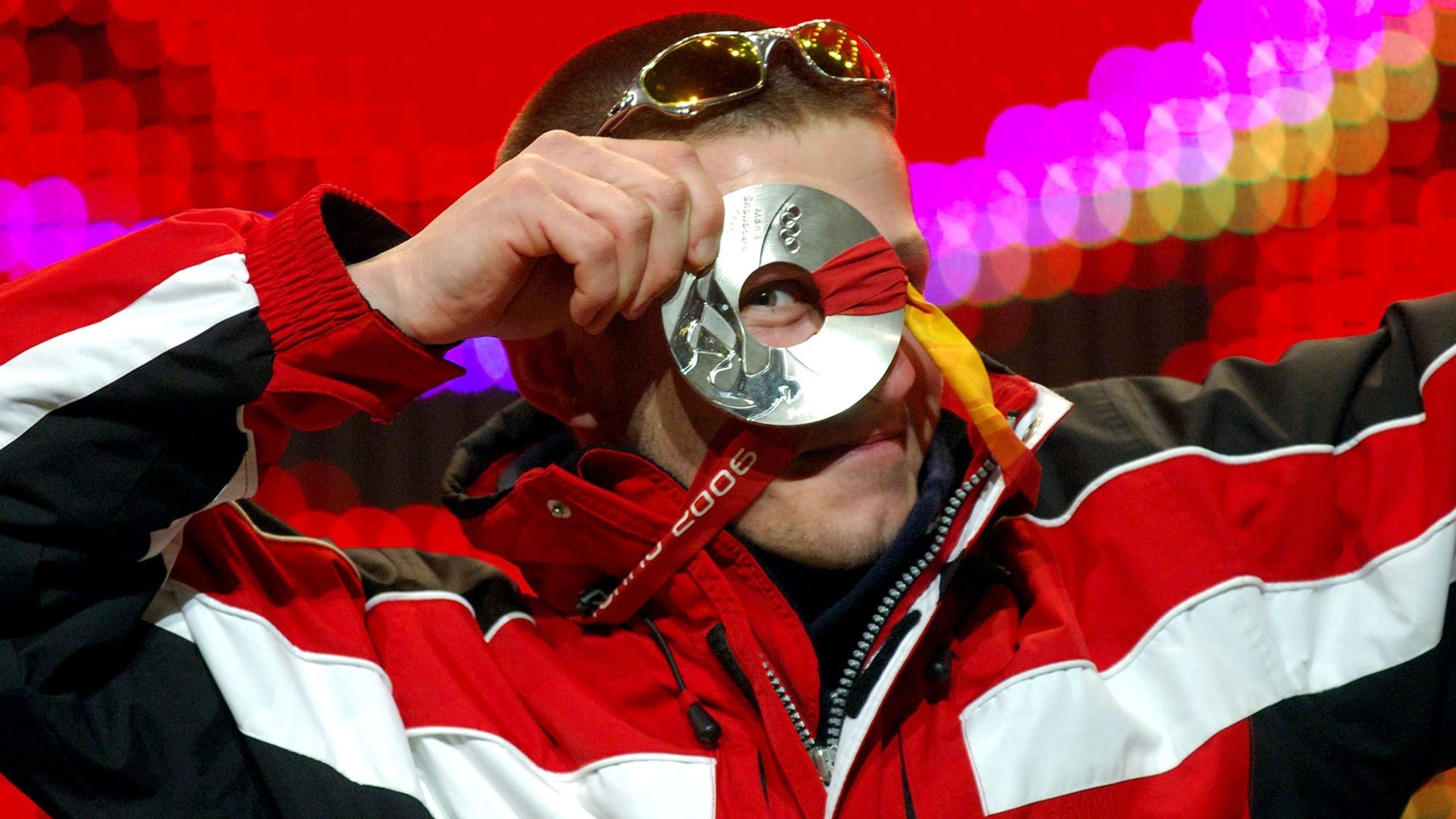 Snoubordista Radoslav Židek získal na ZOH 2006 v Turíne striebornú medailu.