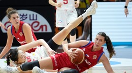 Momentka zo zápasu Čína - Česko na MS v basketbale žien 2026.