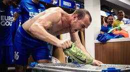 Po víťazných zápasoch ide nováčik FC Nitra v kabíne za zatvorenými dverami bomby.