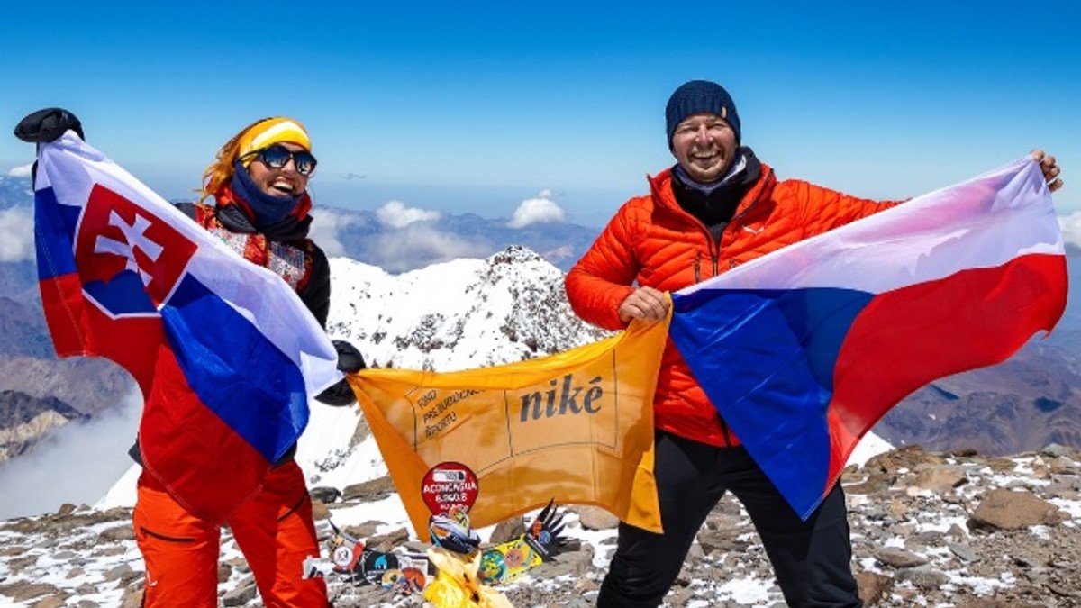 Lenka Poláčková s manželom Janom na vrchole Aconcagua (6962 m).