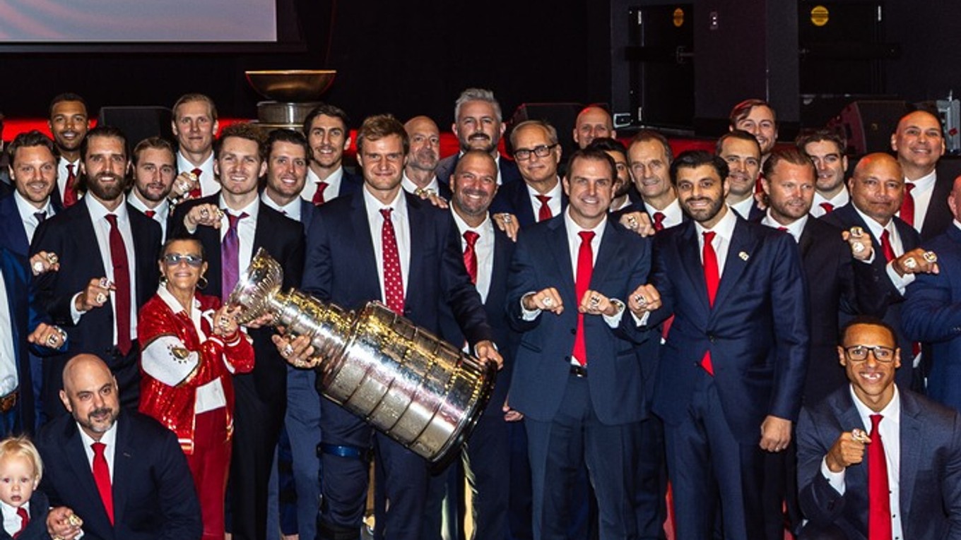 Hráči Floridy si prevzali prstene pre víťazov Stanley Cupu