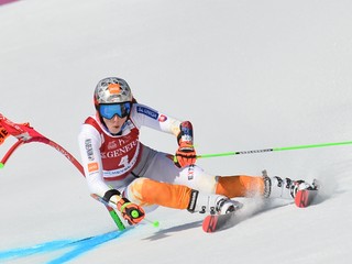 Petra Vlhová počas obrovského slalomu v Courchevel/Méribel 2022.