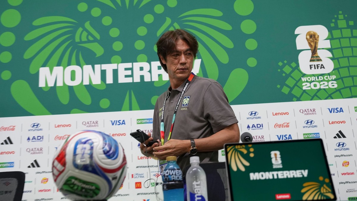 Hong Myung-bo.
