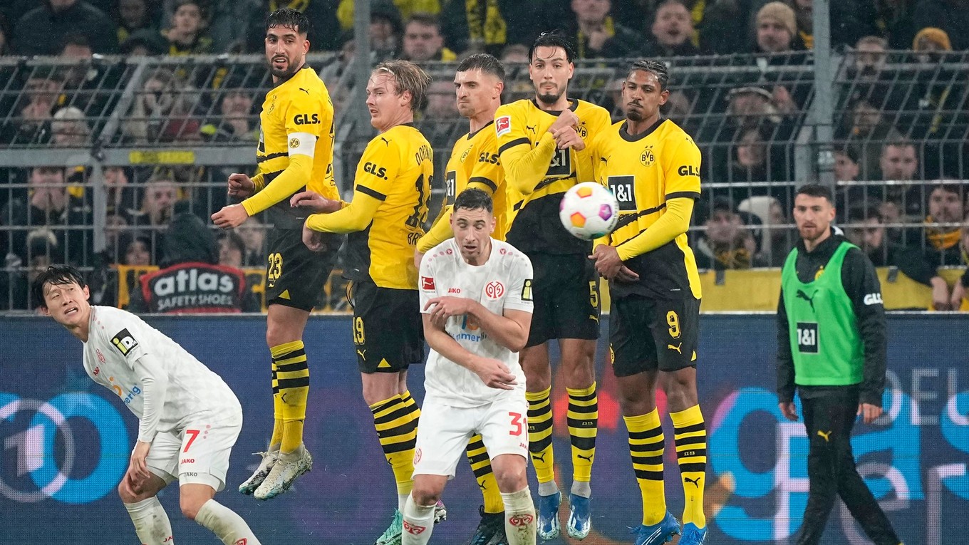 Momentka zo zápasu Dortmund - Mainz
