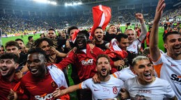 Radosť hráčov Galatasaray Istanbul.