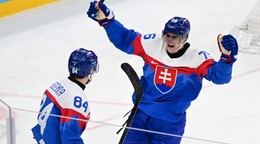 Martin Pospíšil (vľavo) a Pavol Regenda oslavujú gól vo štvrťfinále proti Nemecku.