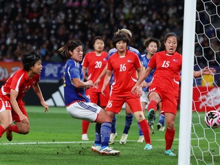 Futbalistky KĽDR v súboji olympijskej kvalifikácie o postup na OH 2024 proti Japonsku.