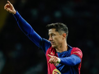 Robert Lewandowski v drese FC Barcelona.