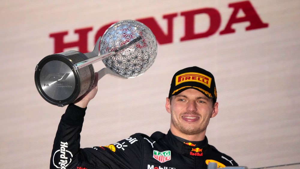 Bizarné a chaotické. Som majster sveta? Ste si istý? pýtal sa Verstappen