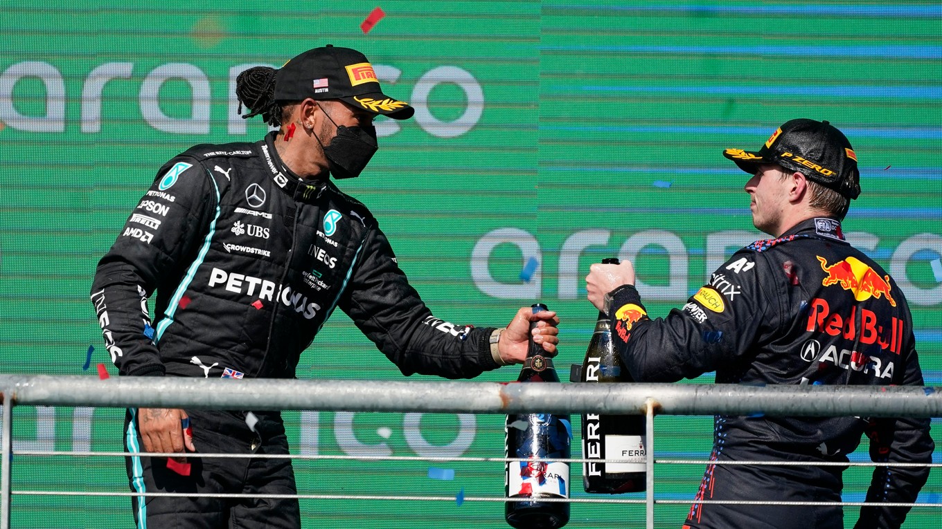 Lewis Hamilton a Max Verstappen.