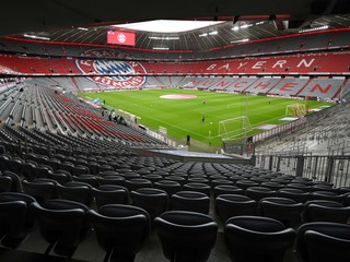 Prázdna Allianz Arena, štadión FC Bayern Mníchov. 