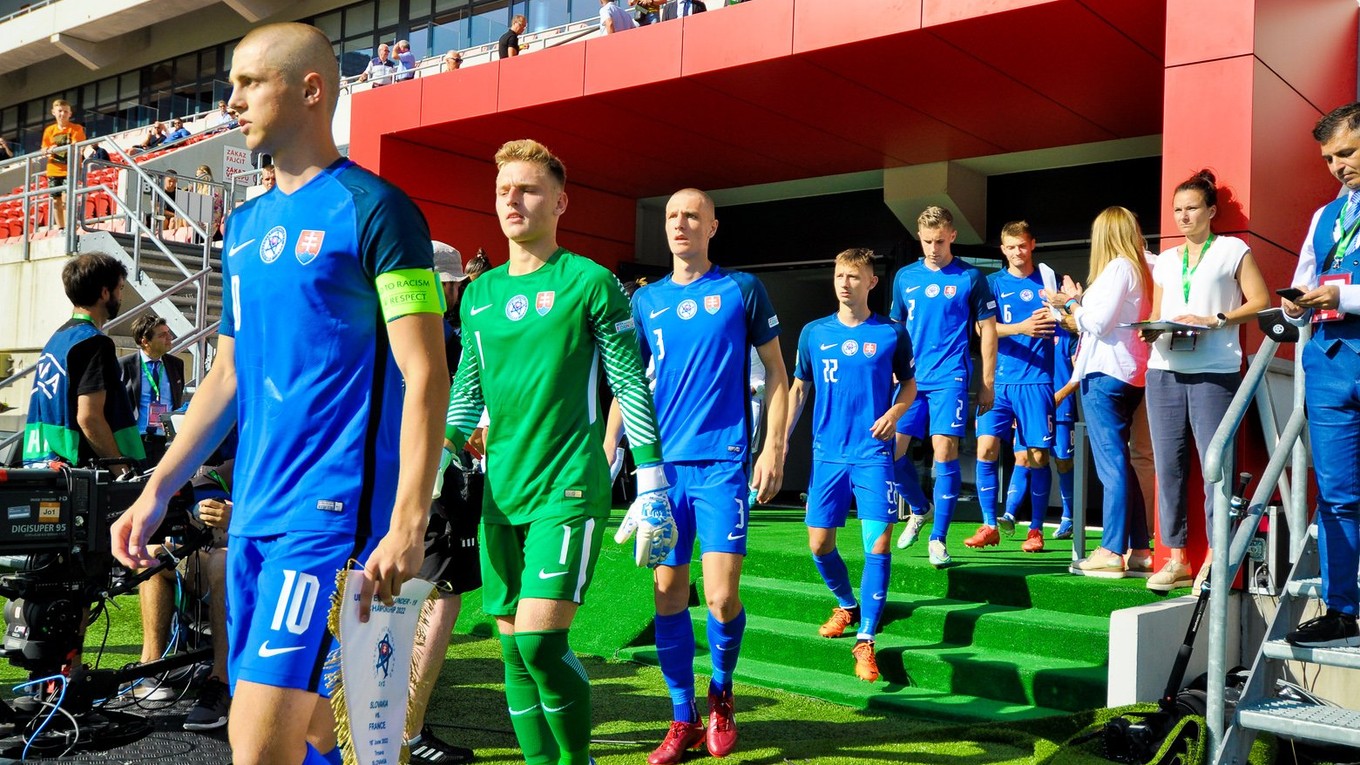 Slovenskí futbaloví reprezentanti do 19 rokov.