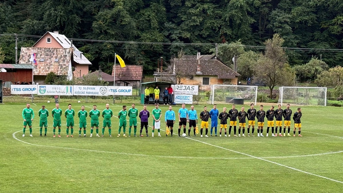 Rozprávka so smutným koncom. Šiestoligista v pohári končí, ale hráči si po zápase zaspievali