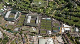 Areál tenisového Wimbledonu.