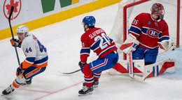 Jean-Gabriel Pageau a Juraj Slafkovský.