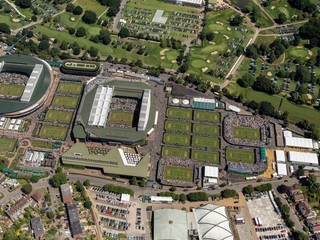 Areál tenisového Wimbledonu.