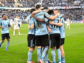 Na snímke radosť hráčov Slovana po strelení druhého gólu v záverečnom 22. kole základnej časti Niké ligy ŠK Slovan Bratislava - FC Spartak Trnava.